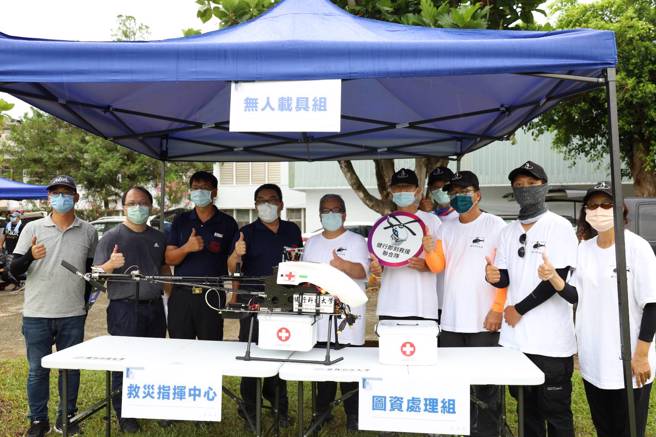 健行科大團隊與花蓮縣消防局、慈濟基金會與資策會共同執行現地實證。(照片/
健行科技大學提供)
