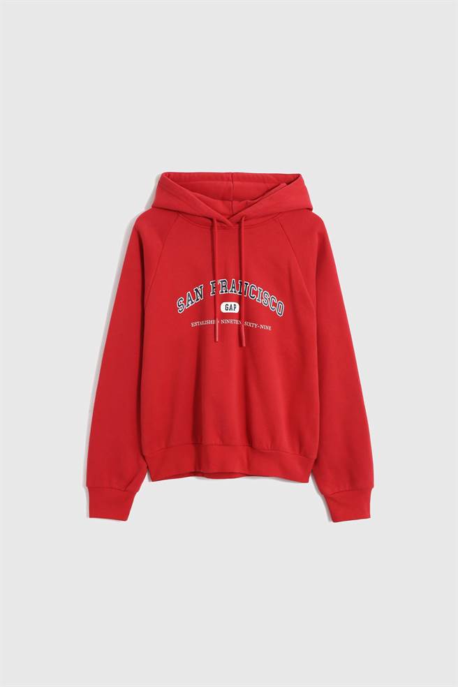 女裝碳素軟磨城市連帽休閒上衣，1699元。（GAP提供）