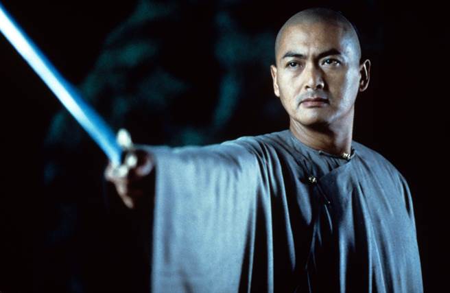 周润发饰演的李慕白，侠义又深情的形象深入人心。（索尼影业提供）