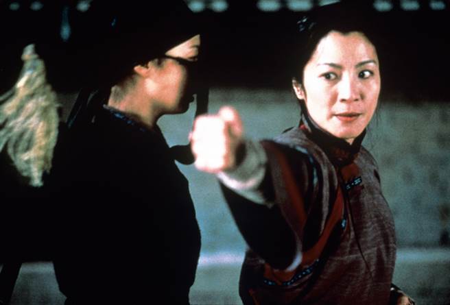 杨紫琼为诠释俞秀莲出了不少苦头。（索尼影业提供）