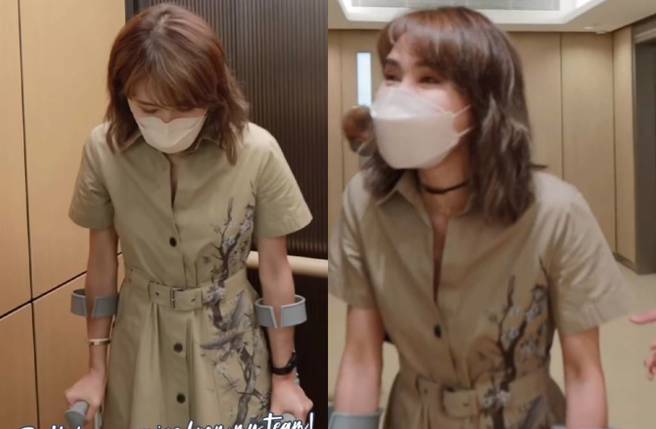 黎姿因膝盖受伤拄着拐杖。(图／取自黎姿IG)