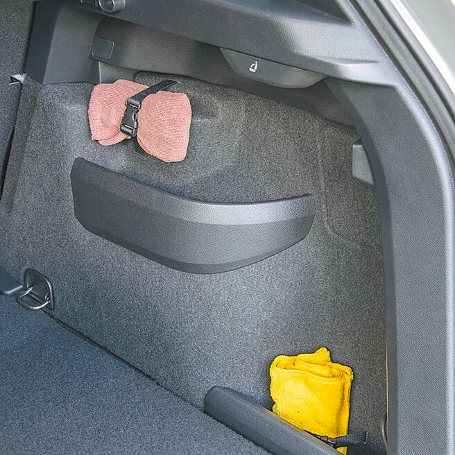 行李厢两侧有许多收纳巧思。（陈大任摄）