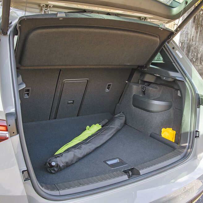 行李厢容量521L。（陈大任摄）