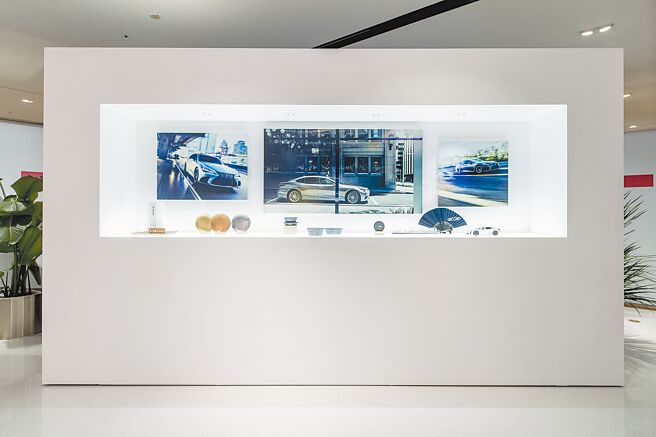Lexus艺品橱柜展示品牌精致工艺与豪华精品。（臺北时装周提供）