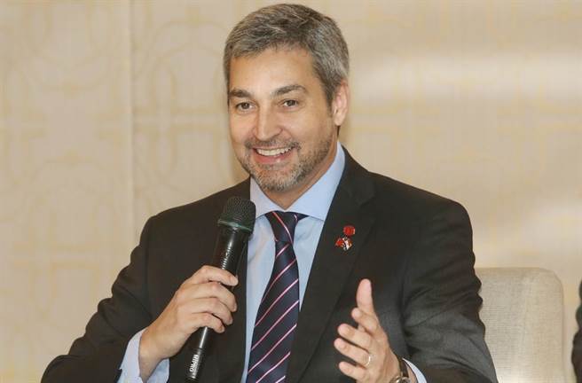 巴拉圭總統阿布鐸（Mario Abdo Benítez，見圖）說，為了要讓當地民眾實際感受到和台灣維持邦交的好處，希望台灣在當地投資10 億美元（近317億台幣）。（中央社）