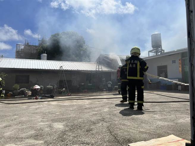 台東市山西路2段今天上午11點許發生住宅火警。（讀者提供／蔡旻妤台東傳真）