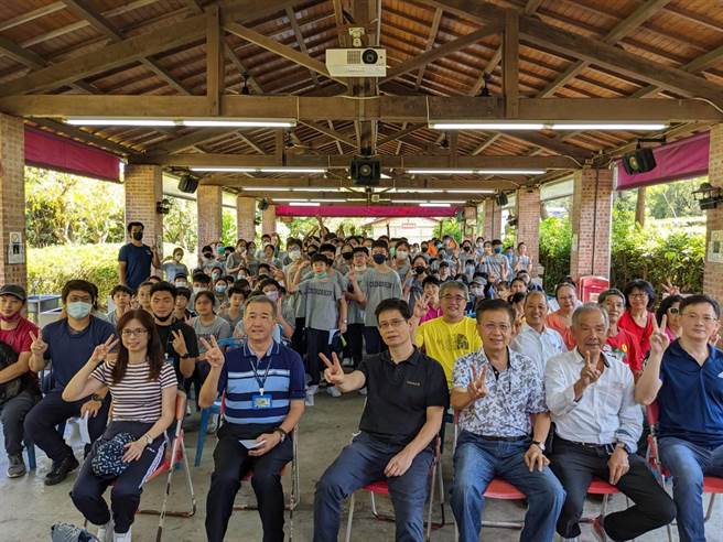 新北市农业局辅导新北市农会打造文山农场萤火虫復育基地。（李奇叡摄）