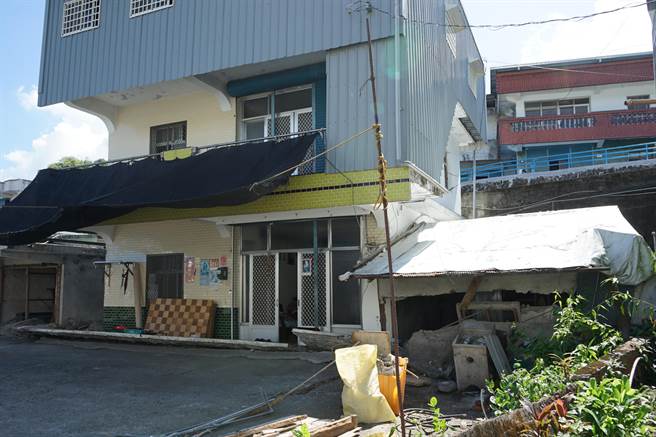 花莲玉里镇松浦部落民宅，在地震中受损严重。（王志伟摄）