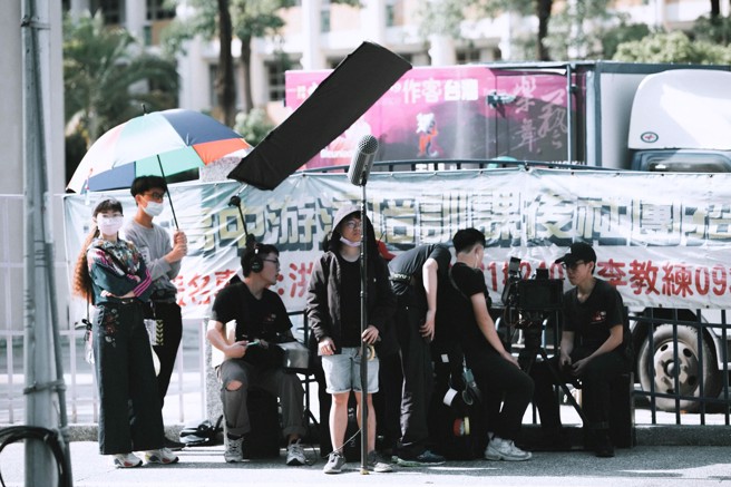 义守大学电影与电视学系，链结北部影视产业资源，以专业师资、设备和多元课程，深耕南部相关人才培育。(照片/义守大学提供)