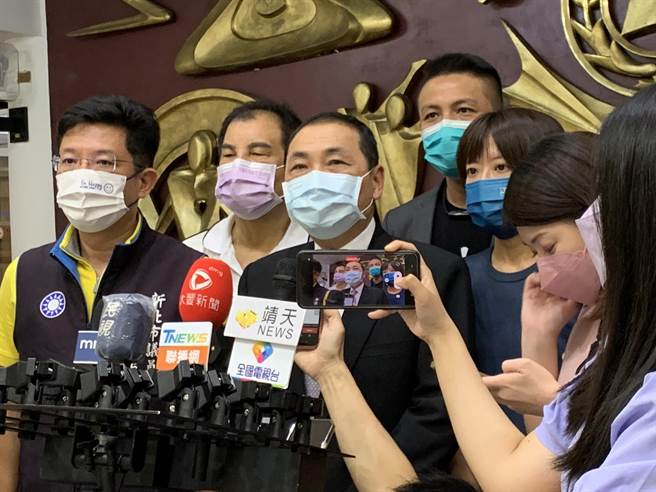 被指论文用特权搜集资料 侯友宜：一切按规定。（叶德正摄）