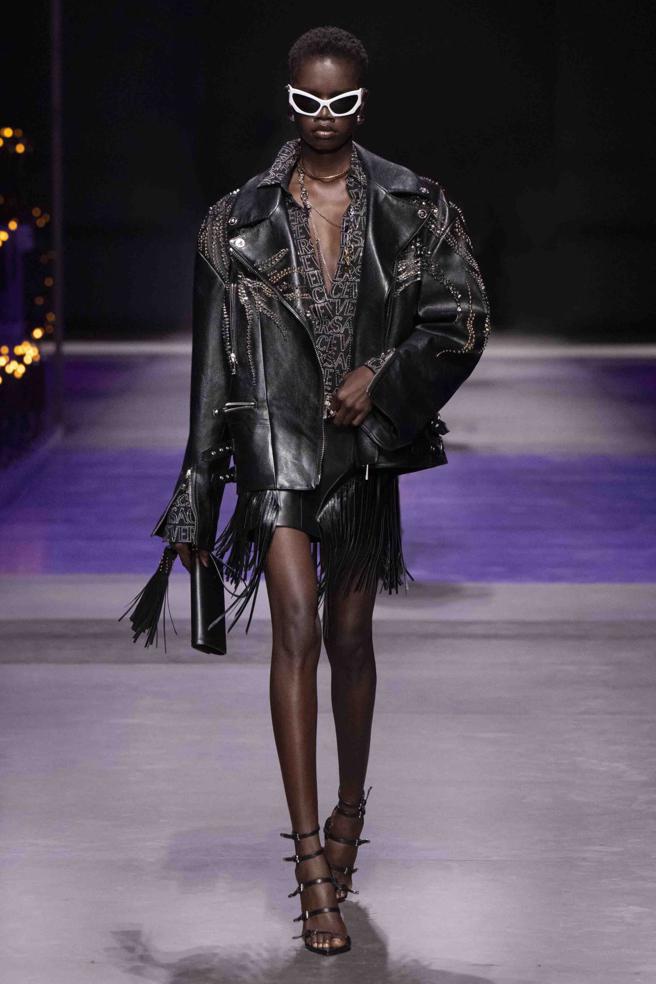 VERSACE 2023春夏女装系列。（VERSACE提供）