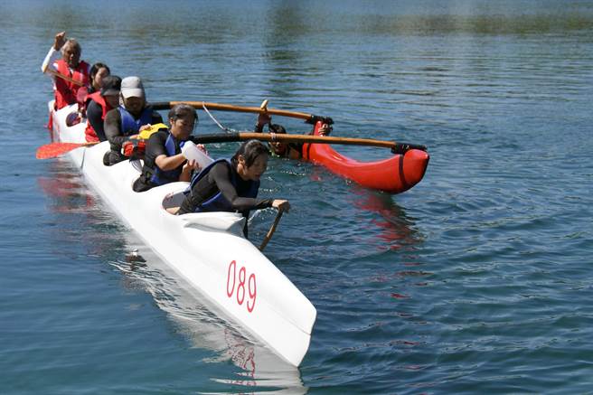 2022.9.29　台东县：▲旅居美国的江伊茉从夏夷引进支架大洋舟，希望藉此与南岛语系国家文化接轨。（庄哲权摄 ）