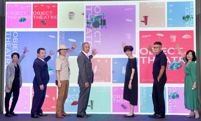 疫情瞬息萬變，而表演藝術沒有中場休息，「2022中國信託新舞臺藝術節」（以下簡稱「新舞臺藝術節」），有感於後疫情時代藝術形態顛覆創新，今年聚焦當代表演藝術，以「物件在劇場」為主題，精選跨界劇場、新馬戲、舞蹈等五檔國內外精緻節目，10月至12月於台北市、台中市、嘉義縣接連登場。（鄭任南攝）