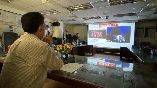 【陳景蘭洋樓時尚光雕秀】活動今(29)日下午舉辦記者會搶先曝光，金湖鎮長陳文顧親自向媒體解說活動相關細節及內容(于家麒攝)