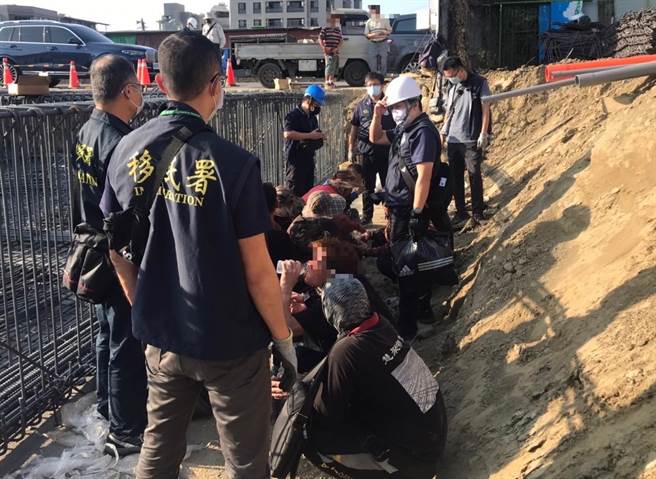 台南专勤队在外来人口聚集热点查获26名非法外来人口。（台南专勤队提供／李俊淇台南传真）