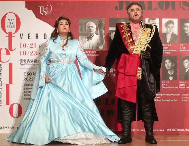 义大利作曲家威尔第经典歌剧《奥泰罗》，是来自莎士比亚经典，今年将由剧场导演王嘉明执导、北市交和眾歌手演出，从不同角度诠释经典，同时也会在舞台上打造「避难所」，反映现下的战争时局。（郑任南摄）