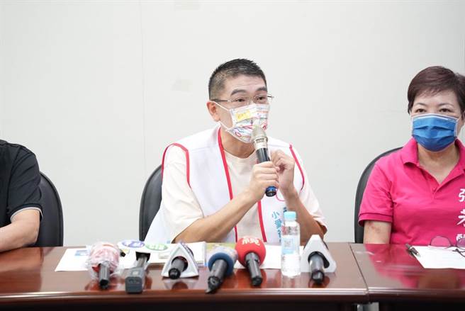 国民党基隆市长参选人谢国梁竞办回应，林右昌为求官嘴脸丑恶。（国民党基隆市长参选人谢国梁提供／陈彩玲基隆传真）