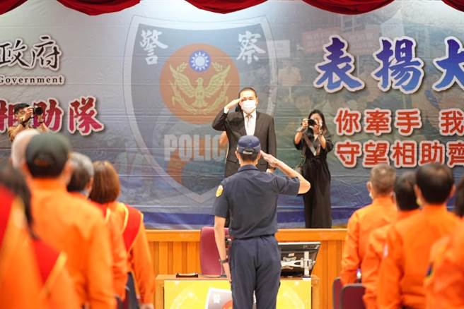 新北市今晚举办「绩优里守望相助队」颁奖典礼。（新北市警察局提供／李奇叡新北传真）