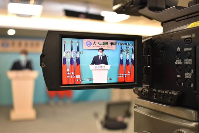 陆委会副主委邱垂正29日出席例行记者会。（陈冠宇摄）