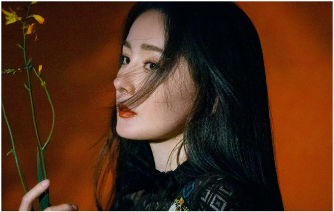 杨幂29日晒最新美照。（图／微博@嘉行杨幂工作室）