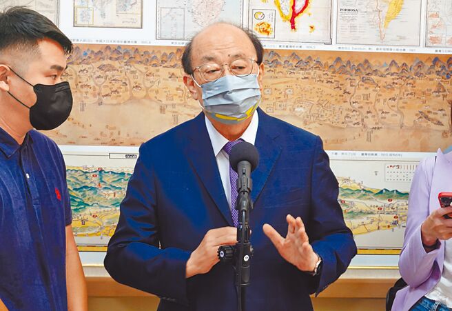 柯建铭指责别人的同时，自己犯规的地方却是更多，这样实在不是我们国家的福气。（姚志平摄）