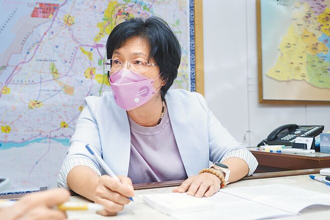 國民黨提名彰化縣長王惠美拚連任，王惠美強調彰化縣要有自己的軌道政策，續推彰南捷運路網。（吳建輝攝）