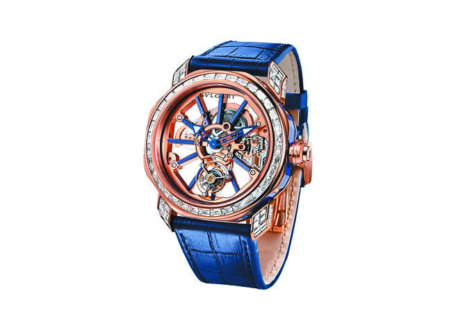 宝格丽OCTO玫瑰金镶钻水晶陀飞轮腕表，飞行陀飞轮手动上炼机芯BVL 206 Calibre；玫瑰金表壳镶饰153颗长棍形切割钻石，青金石中层表壳与表桥作为时标显示。（BVLGARI提供）