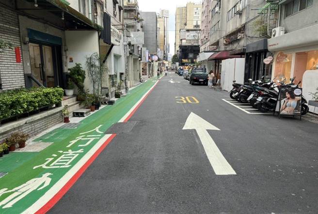 道路重新铣刨加铺，路面平整度大幅提升。（水利处提供／张芷瑜台北传真）