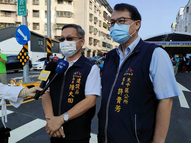 建设局长陈大田表示，市民大道以景观道路作规画，特将缆线地下化，让市民拥有美丽的天际线。（潘虹恩摄）