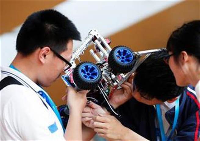 繼續降低學子負擔大陸公布44項中小學競賽名單，不得作為入學加分依據。（觀察者網）