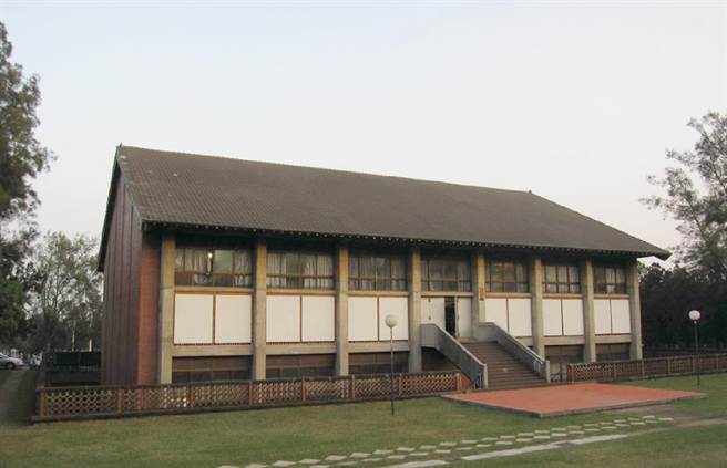 东海大学体育馆整修获中华建筑金石奖，中市私有老建筑保存活化再添佳绩。（台中市文化局提供／陈淑芬台中传真）