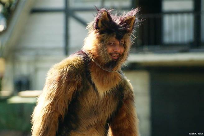 小田切让在自导自演日剧《奥莉佛是狗，（天哪！！）这家伙》第2季化身色色警犬。（friDay影音提供）