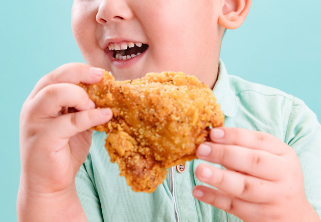 營養師指出，兒童長胖不一定會抽高，但卻可能誘發第二型糖尿病。（示意圖／達志影像）