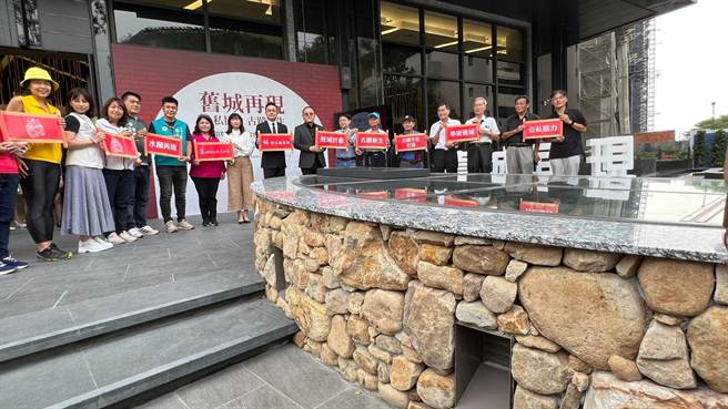 华友联集团位于高雄左营的建案「I世界」2018年开工后，发现清朝时期左营旧城城墙残迹，经协调后，变更设计退缩，新建案今年完工，成为全台首栋「住宅与古蹟共存的住宅大厦」。（柯宗纬摄）