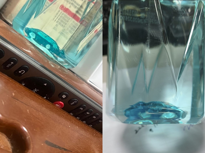 網友日前發現某知名品牌的礦泉水包裝底部的凹槽，從側面看竟像是1輛車的外型，照片曝光其他網友也同樣發現，紛紛分享照片。（翻攝自臉書「路上觀察學院」）