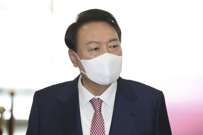 最新民调显示，尹锡悦施政支持率较上周大跌4个百分点至24%。（图／美联社）