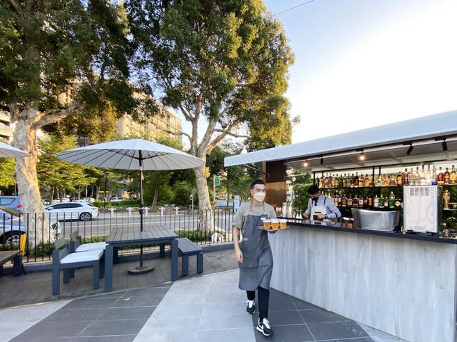 Amber Hill的戶外酒吧。（Amber Hill提供）