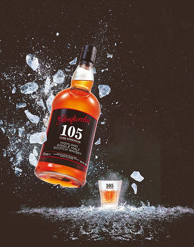 翻轉威士忌原酒印象，「格蘭花格105原酒」帶來源自北歐地區「凍杯喝」的潮流喝法，讓你體驗「最夠味」的爽快感受。圖／業者提供