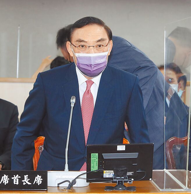 镜电视执照申请案传出府院高层介入。法务部长蔡清祥29日表示，没收到立委检举；立委蔡壁如办公室则说，资料前天已寄给法务部。（刘宗龙摄）