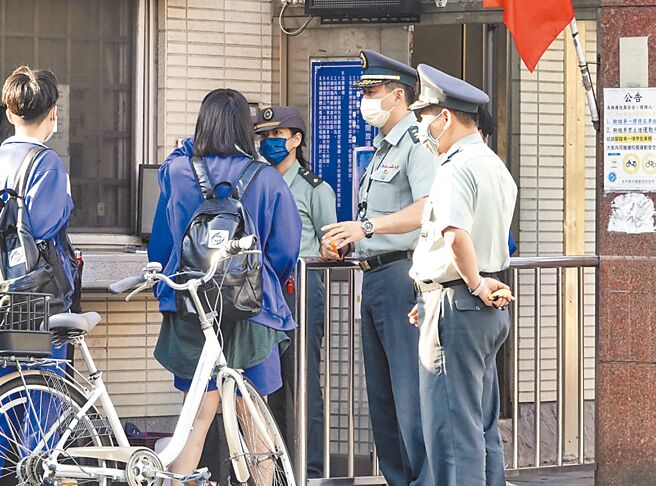 教育部表示，军训教官得服务至各阶最大年限或年龄，採自然离退方式，以保障他们工作权。（本报资料照片）