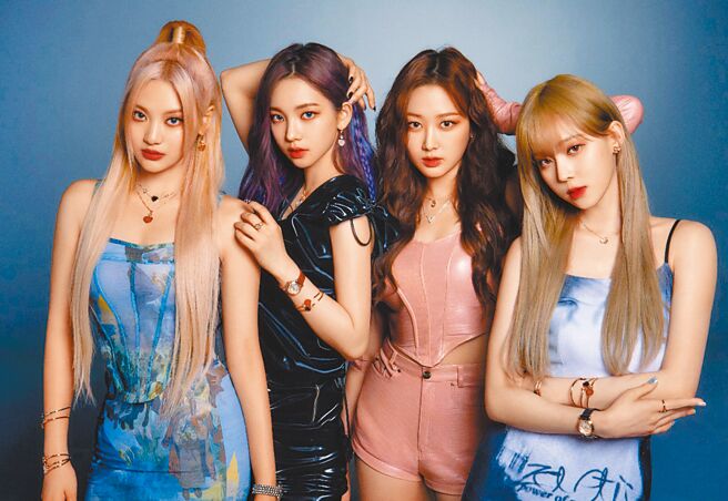 韩国女团aespa担任萧邦品牌大使，佩戴Happy Sport 腕表、Happy Hearts 和 Happy Diamonds珠宝。（CHOPARD提供）