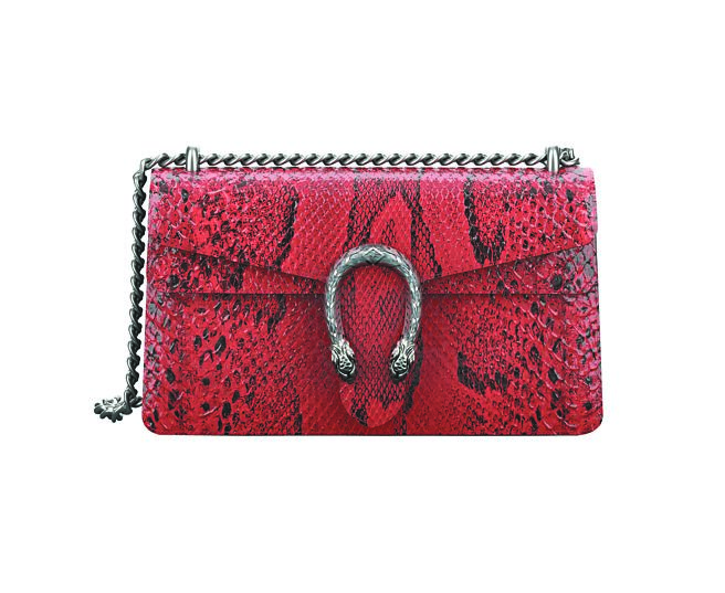 Gucci高雄漢神巨蛋開幕獨家珍稀皮革，Gucci Dionysus蟒蛇皮酒神包，17萬2700元。（Gucci提供）