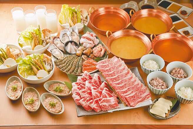 宏匯广场周年庆7F黑毛屋锅物和牛四人套餐，推荐价3580元。（乾杯集团提供）