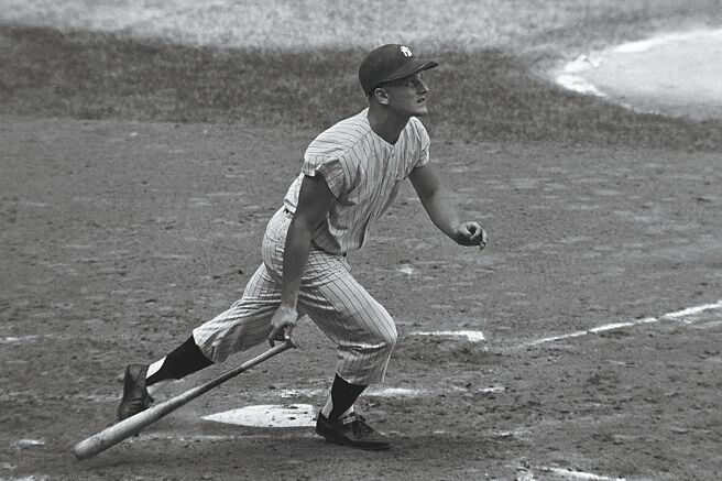 洋基名将马里斯在1961年例行赛最后一天，挥出打破「鲁斯障碍」的第61轰，他的9号球衣后来被洋基退休。（美联社资料照）
