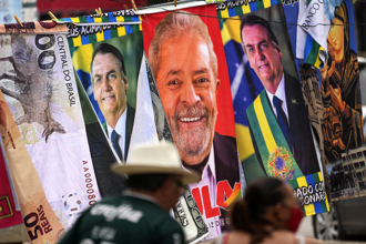 巴西總統選前最後造勢近距離較勁 背景一次看