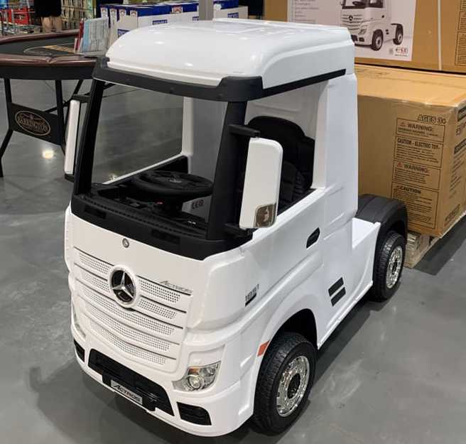 好市多卖万元宾士车，让不少成年人也沦陷。（图／翻摄自Costco好市多 商品经验老实说）