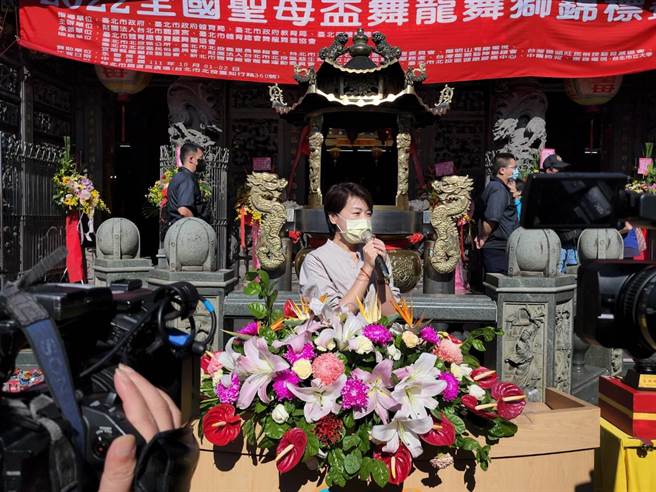 無黨籍台北市長參選人黃珊珊1日赴全國舞龍舞獅錦標賽。（黃婉婷攝）