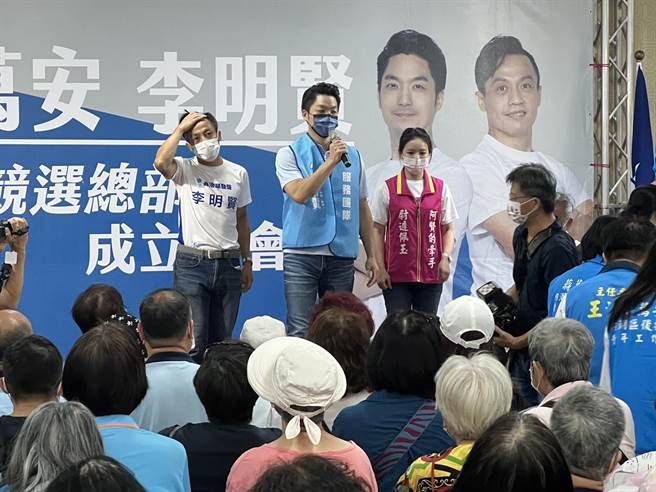 蒋万安回应表示，自己的政策非常清楚明瞭，反观陈时中政策，除了免治马桶，谁还知道他有什么政策。（游念育摄）