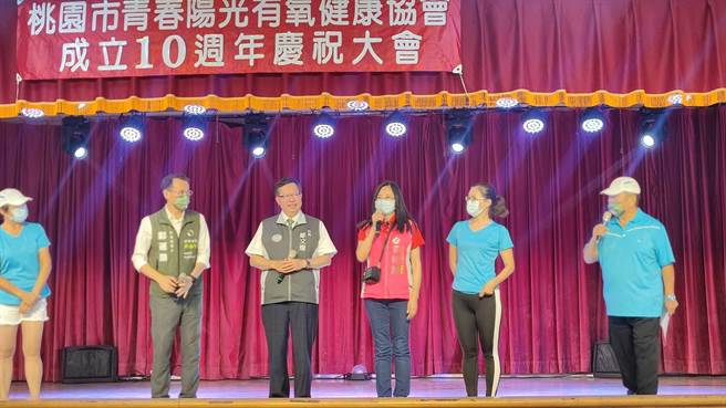 桃园市长郑文灿、民进党桃园市长参选人郑运鹏出席活动，是郑运鹏确诊出关后首次公开行程。（赖佑维摄）