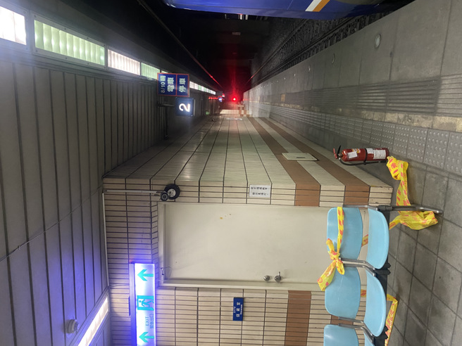 台鐵萬華站15歲學生落軌遭撞傷重不治，列車已恢復通行。（民眾提供）